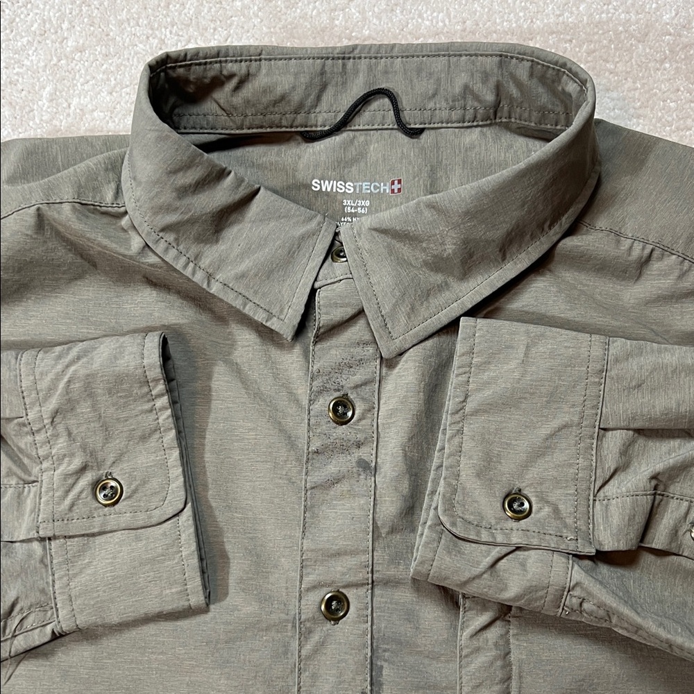Swiss Tech button down‎  Green  Shirt olive green